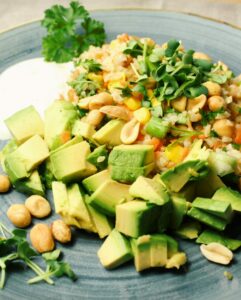 Bulgur mit Kichererbsen und Avocado|