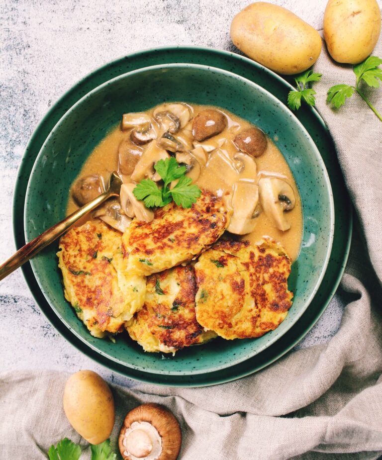 Kartoffelpuffer mit Pilzrahm-Soße