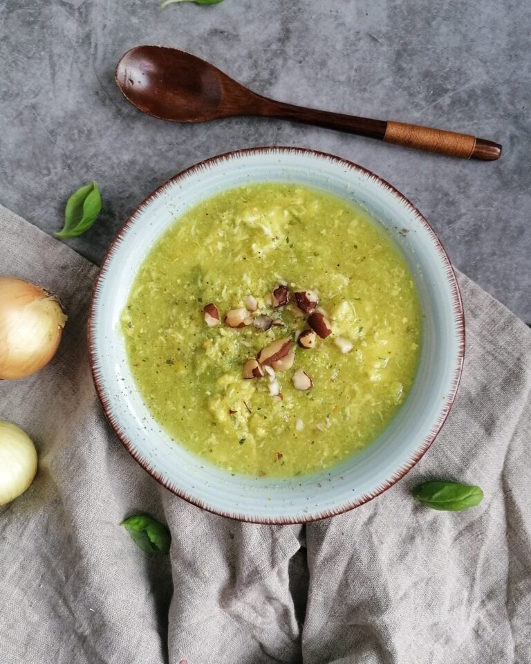 Lauchsuppe mit Ei-Einlage