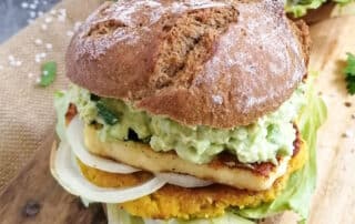 Burger mit Liebkost Käse und Blumenkohl-Pattie