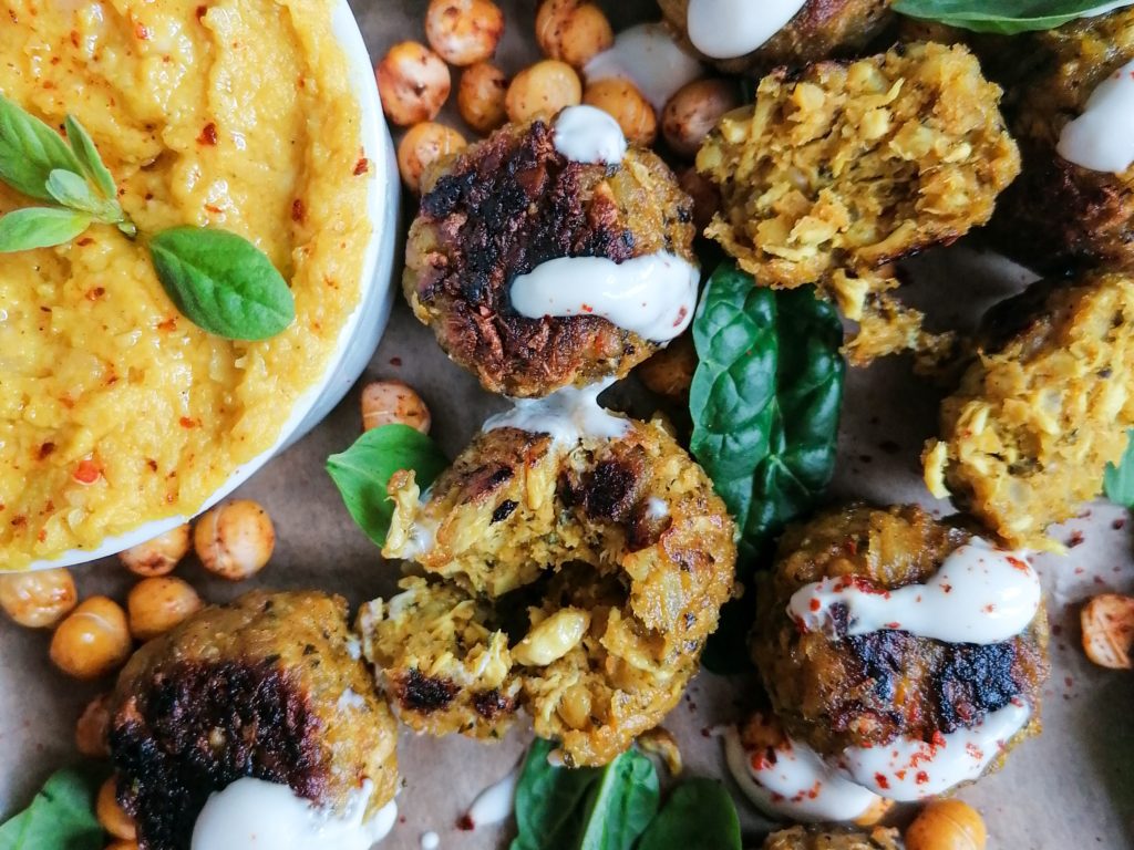 Falafel aus Kichererbsen mit Hummus Dip