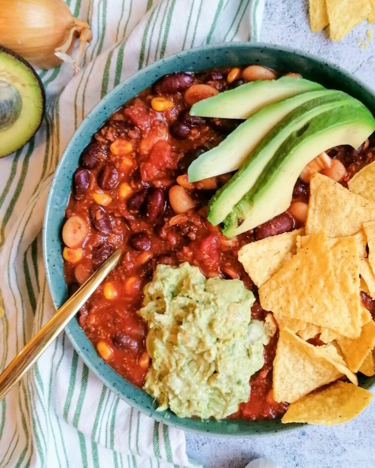 Schnelles veganes Chili sin Carne mit Soja Hack | 15 Minuten Rezept