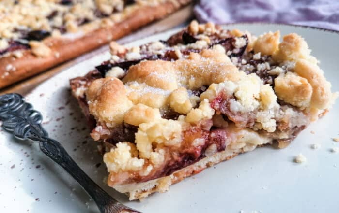 Pflaumenkuchen mit Streuseln vom Blech