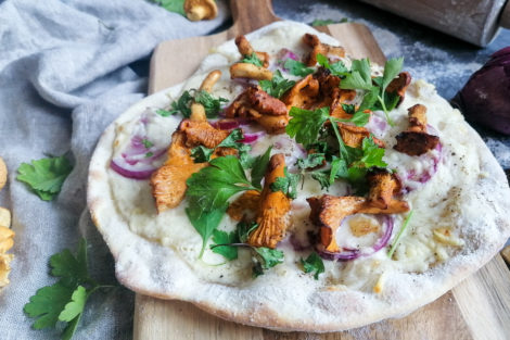 Flammkuchen mit Pfifferlingen