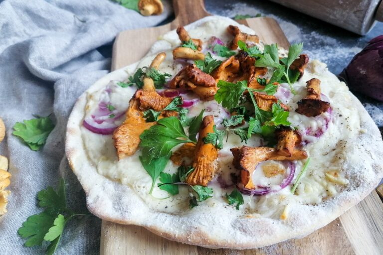 Flammkuchen mit Pfifferlingen