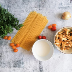 Spaghetti mit Pfifferlingen und Cocktailtomaten