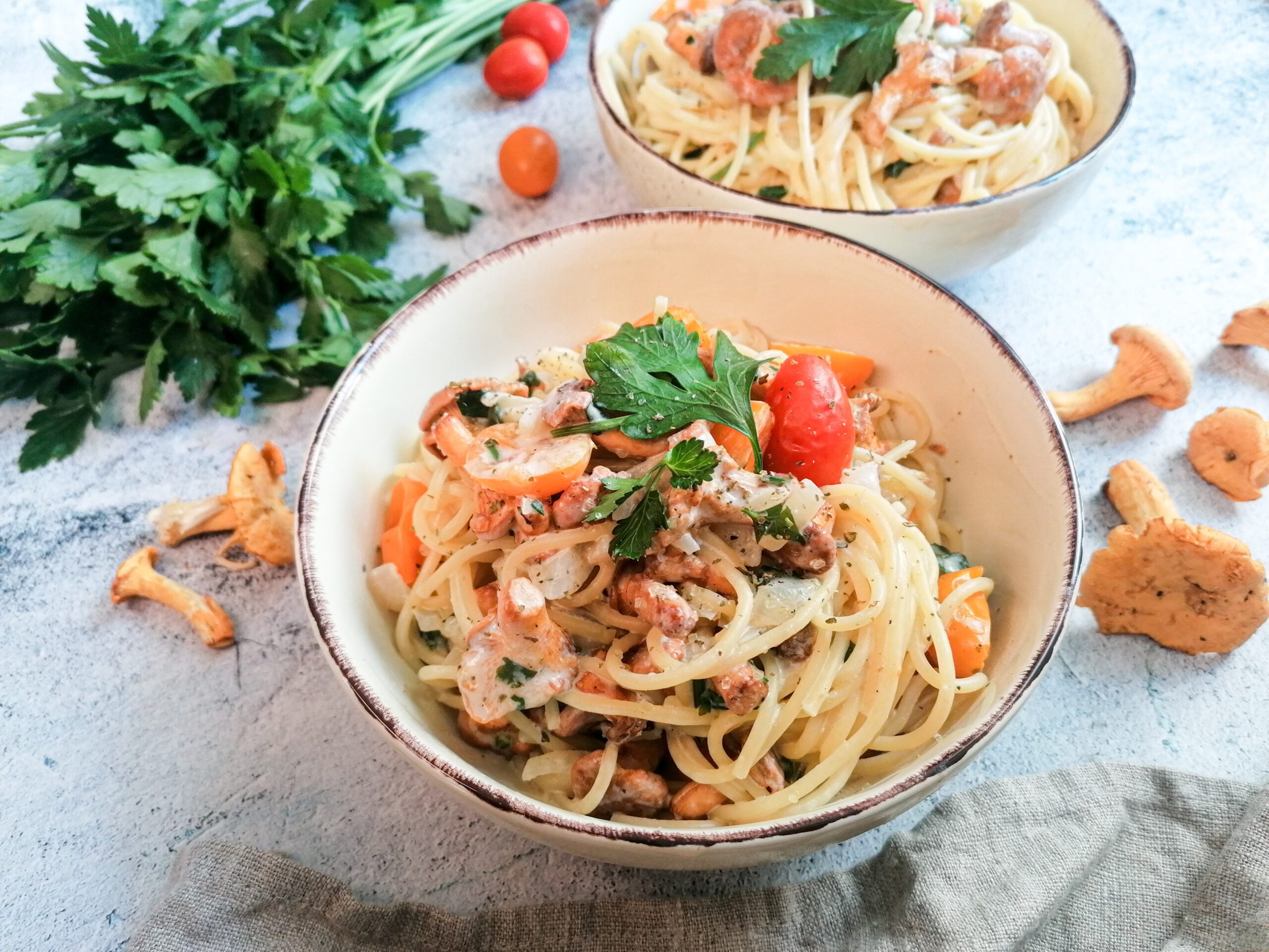 Spaghetti mit Pfifferlingen und Cocktailtomaten