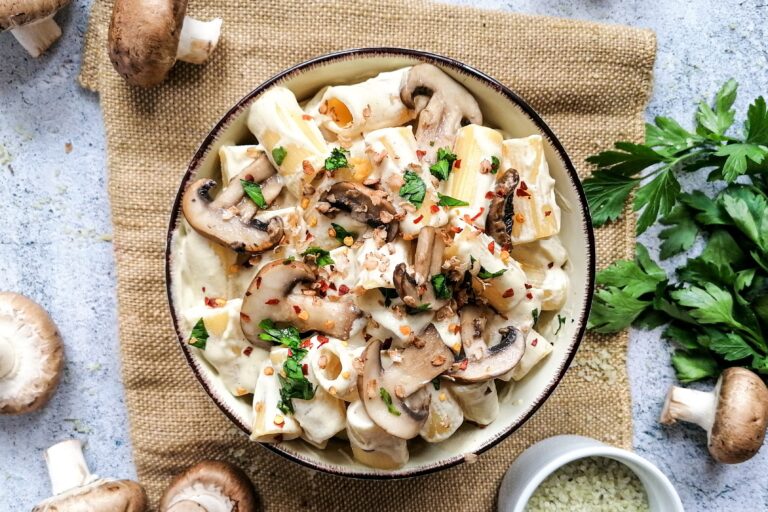 Nudeln mit Cashew Soße und Pilzen – vegane Pasta