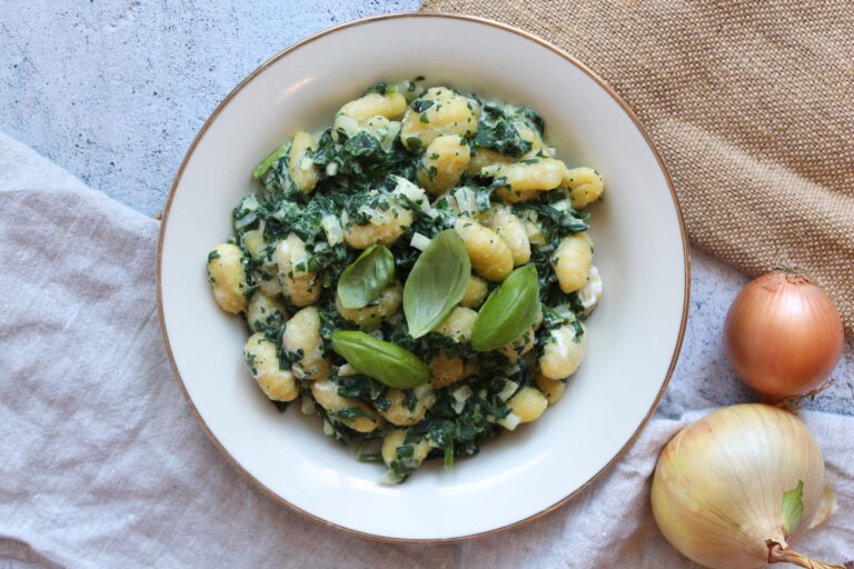 Schnelle Gnocchi mit Spinat und Gorgonzola