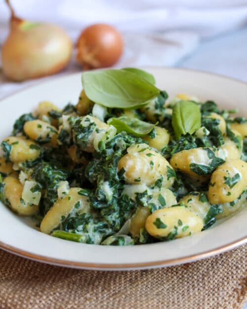 Schnelle Gnocchi mit Spinat und Gorgonzola