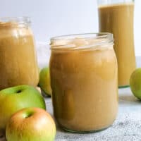 Selbstgemachter Apfelsaft aus deutschen Äpfeln