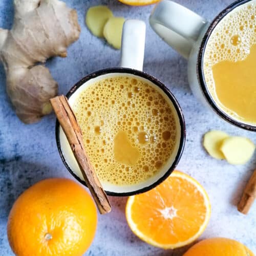 Winterpunsch mit Zimt, Apfelsaft und Orangensaft