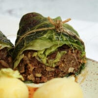 Vegetarische Kohlrouladen mit Linsen und Champignons