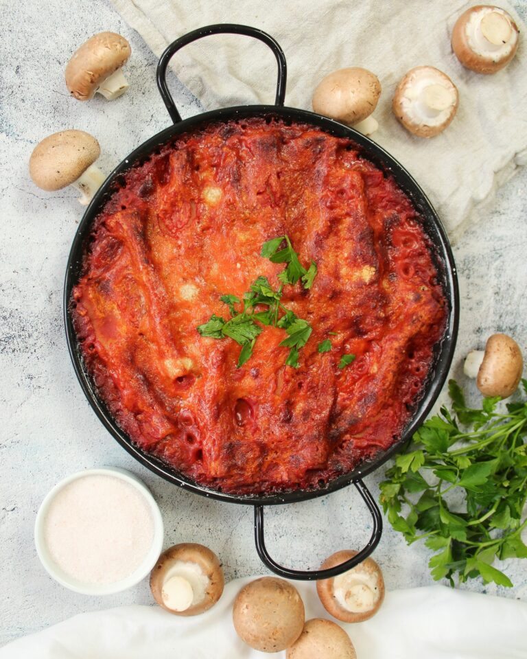 Cannelloni mit Champignon-Ricotta-Füllung, überbacken Cannelloni mit Champignon-Ricotta-Füllung, überbacken