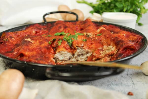 Cannelloni mit Champignon-Ricotta-Füllung, überbacken