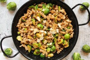 Pasta mit Rosenkohl und Mandelsplittern|Pasta mit Rosenkohl und Mandelsplittern|Pasta mit Rosenkohl und Mandelsplittern