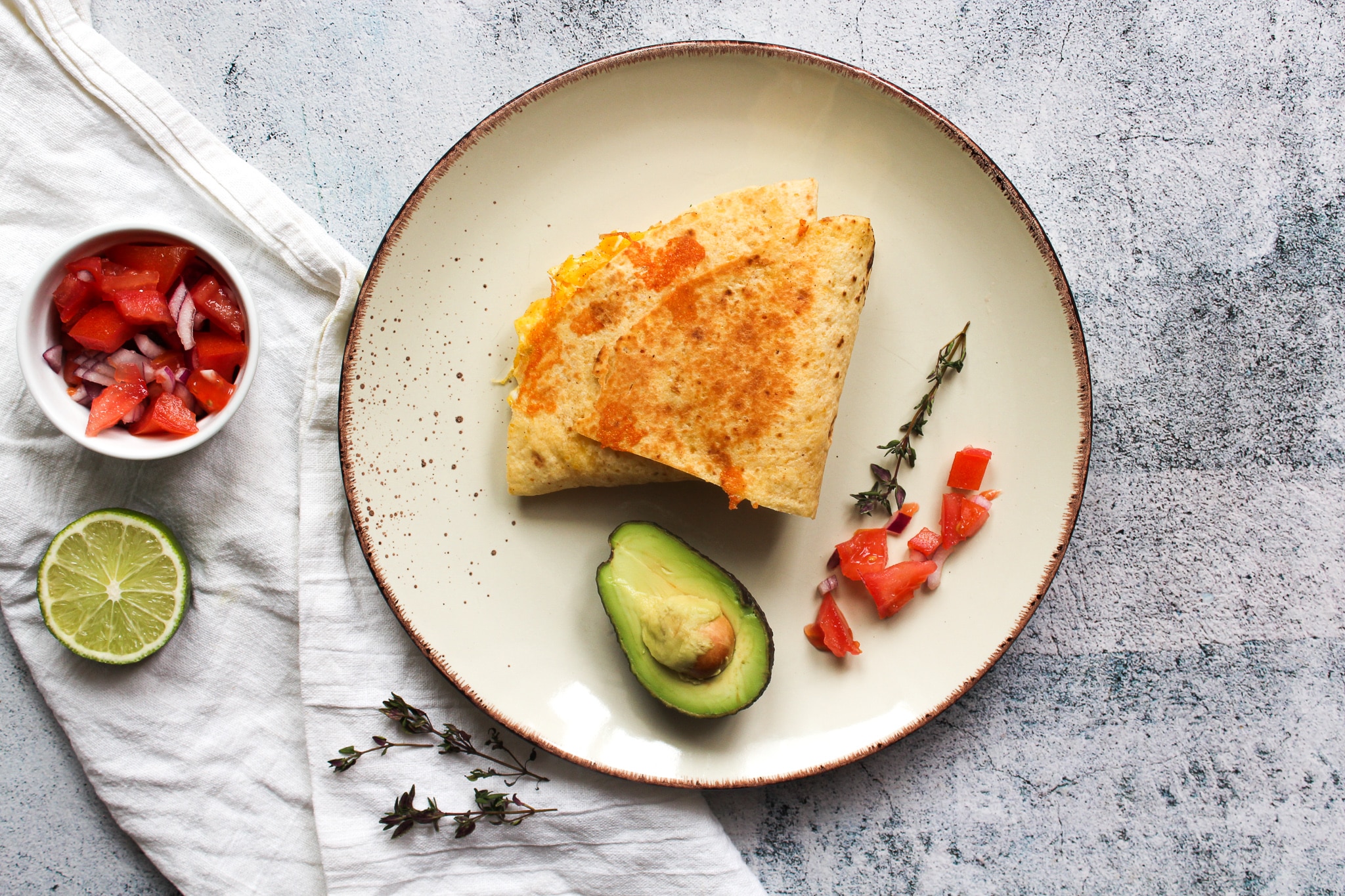 Frühstück Wrap vegetarisch mit Omelette und Käse