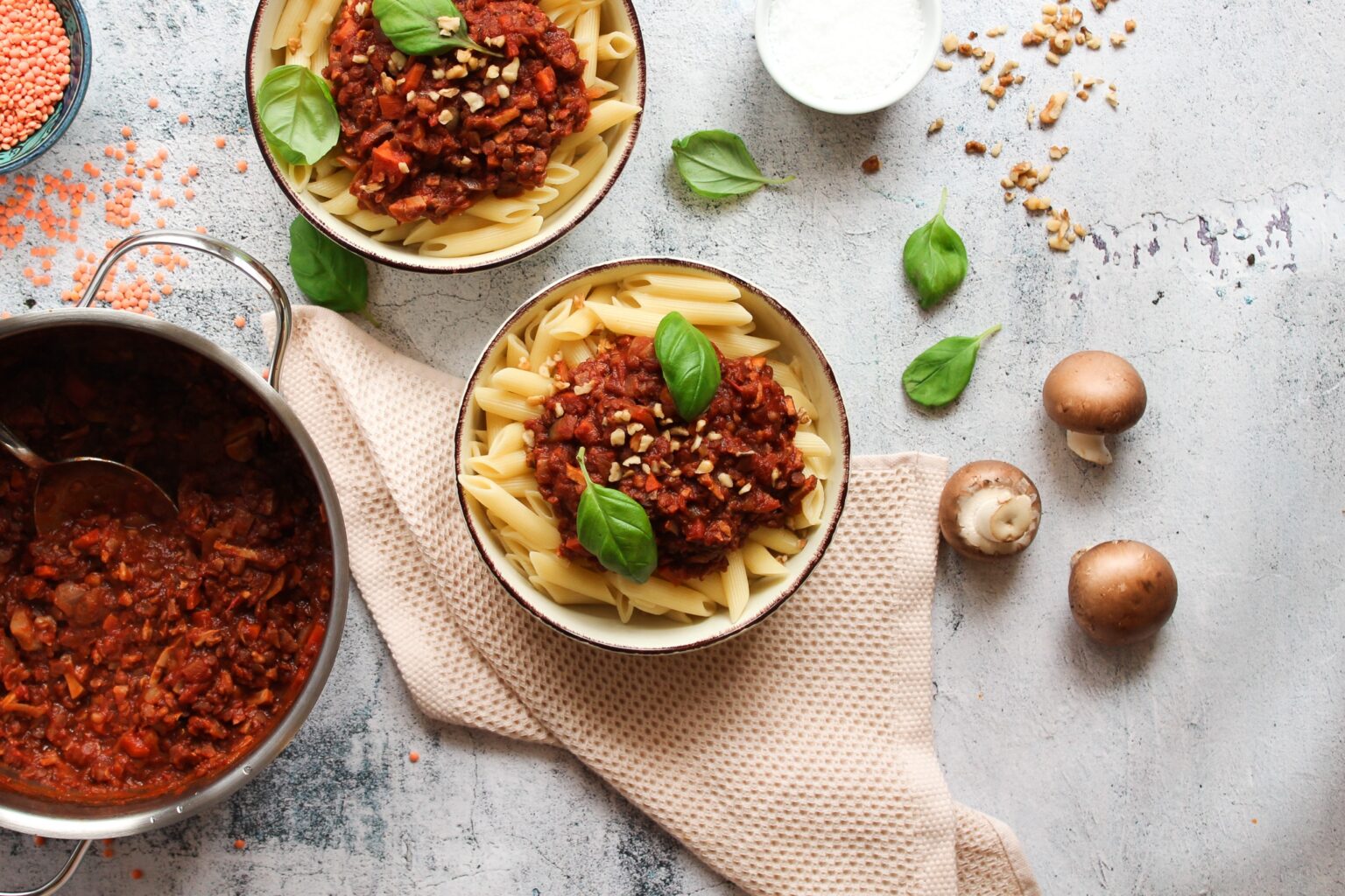 Vegane Linsenbolognese mit Pasta | einfach und schnell Vegane Linsenbolognese mit Pasta | einfach und schnell