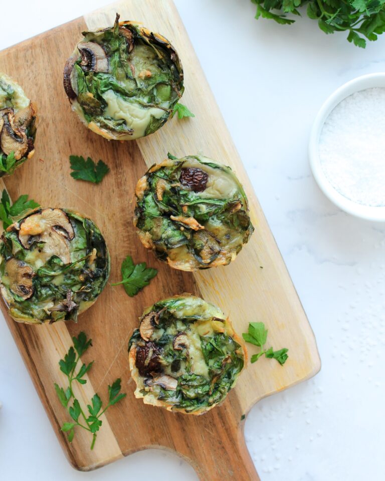 Low Carb Frühstücksmuffins mit Ei, Spinat und Champignons | Keto