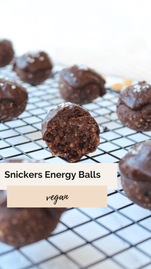 Vegane Snickers Energy Balls mit Datteln, Erdnüssen und Kichererbsen