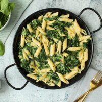 vegetarische Pasta mit Spinat