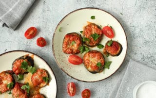 Überbackene Auberginen mit Tomate und Mozzarella
