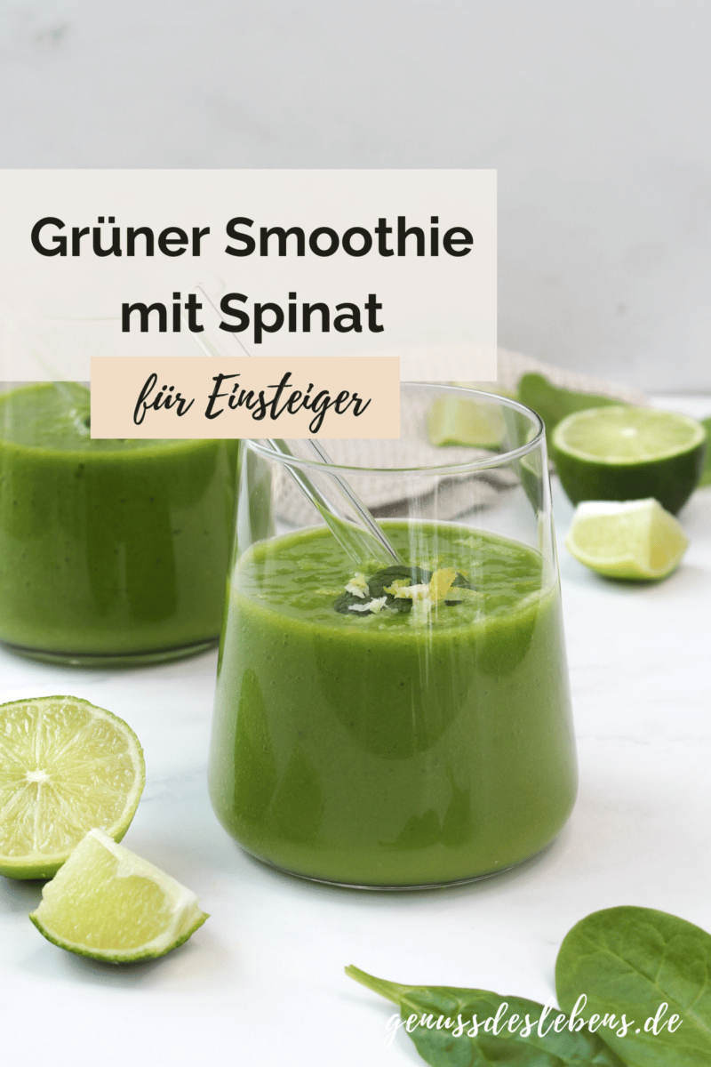 Gesunder Grüner Smoothie mit Spinat, Banane und Mango