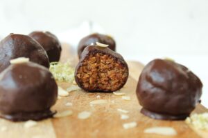 vegane Proteinbällchen mit Haferflocken|Energy Balls mit Haferflocken und Datteln