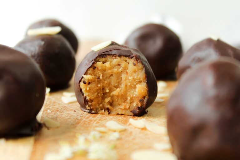 Vegane Energy Balls mit Kichererbsen – High Protein Rezept