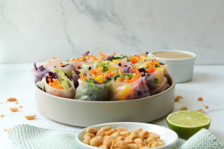 Sommerrollen mit der besten Erdnusssauce – vegan