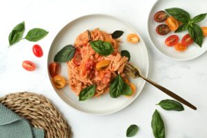 Spaghetti mit Schafskäse und Tomaten aus dem Ofen|Feta und Tomaten Ofen-Pasta|Spaghetti mit Feta und Tomaten aus dem Backofen|Blumenkohl Steak aus dem Ofen|Blumenkohl Steak aus dem Backofen|Energy Balls mit Kokosnuss und Erdbeere|Energiebällchen vegan mit Erdbeeren und Kokos|Energiebällchen ohne Datteln|Erdbeer Energiebällchen|Energy Balls mit Kokos ohne Datteln|gesunder Nachtisch mit Erdbeeren|zuckerfreies Dessert mit Erdbeeren