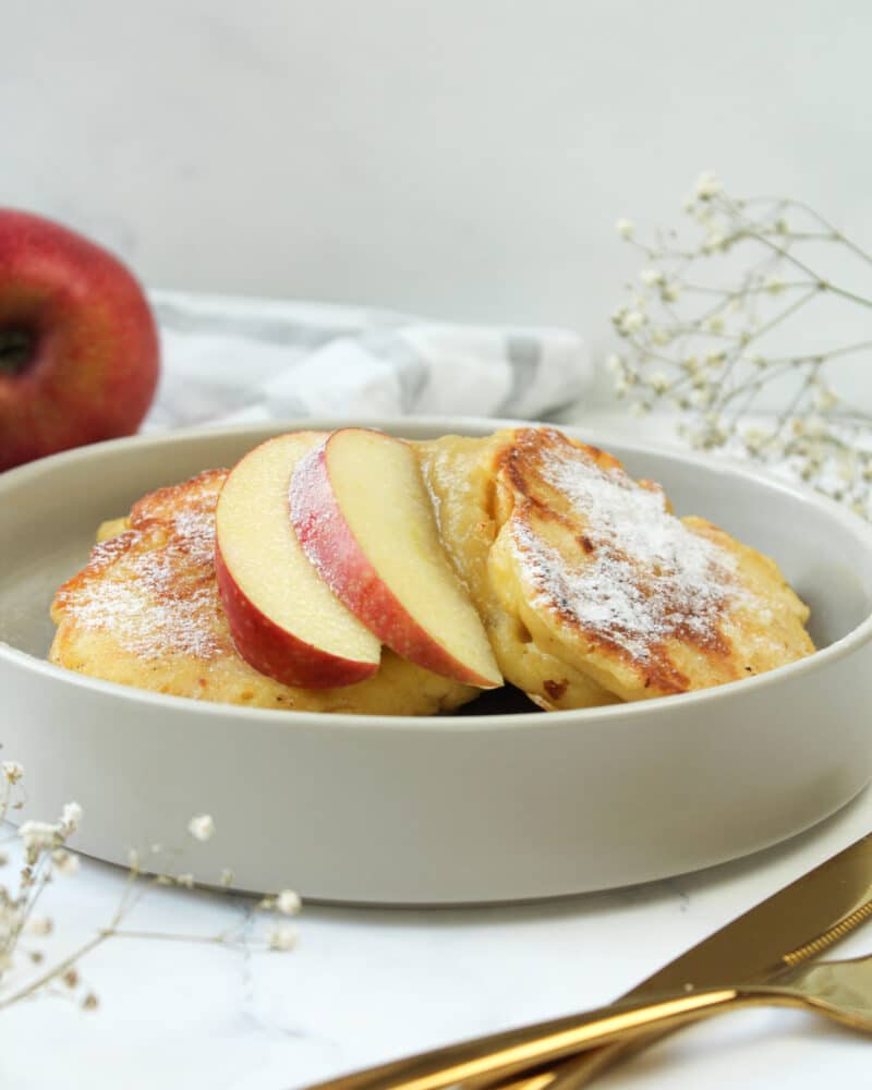 Fluffige Apfelküchle mit Skyr - ohne Zucker