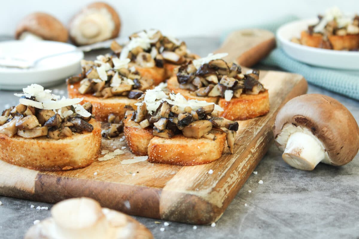 Pilz Bruschetta mit Champignons und Shiitake