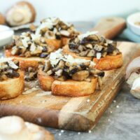 Pilz Bruschetta mit Champignons und Shiitake