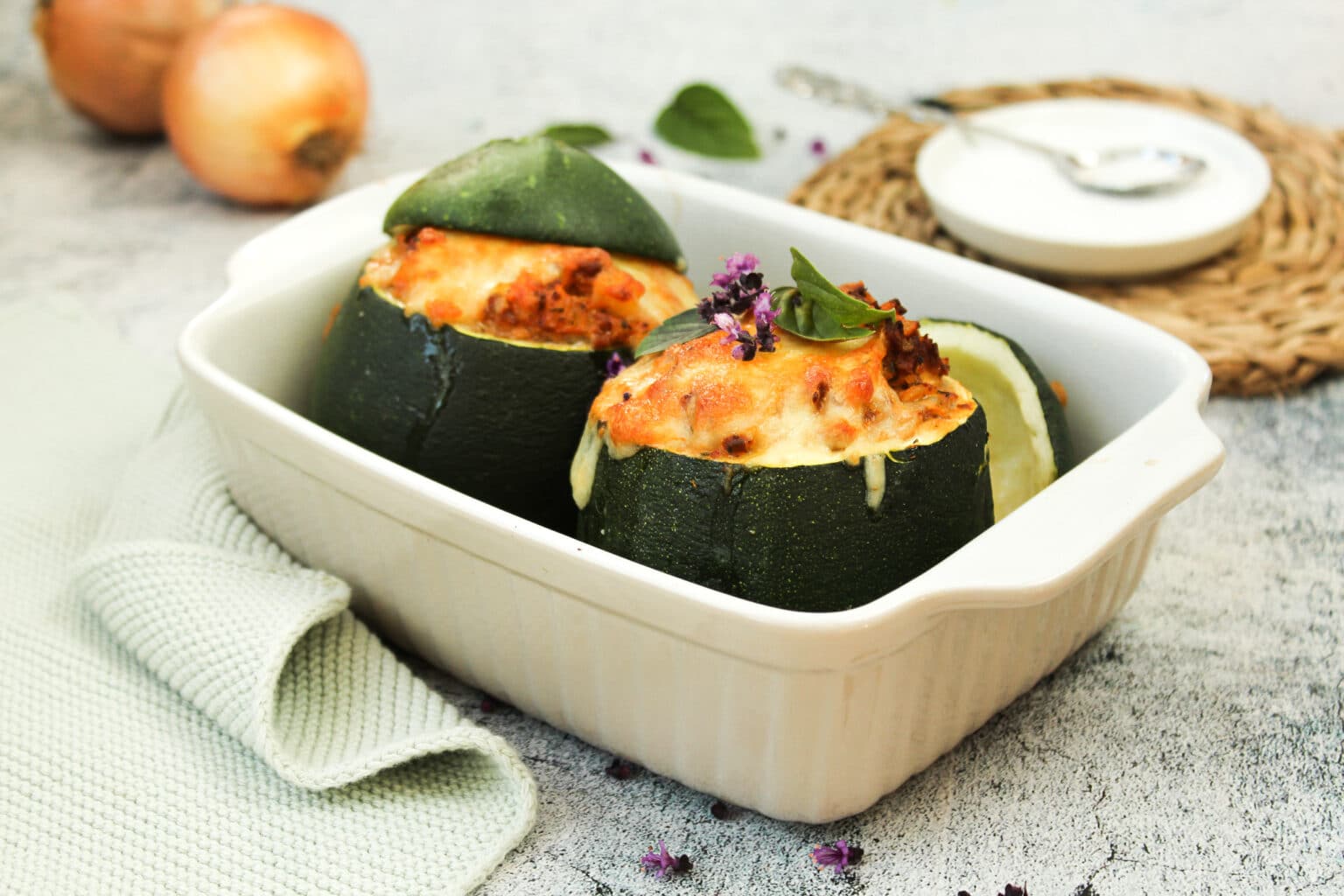 Gefüllte Zucchini vegetarisch mit Reis
