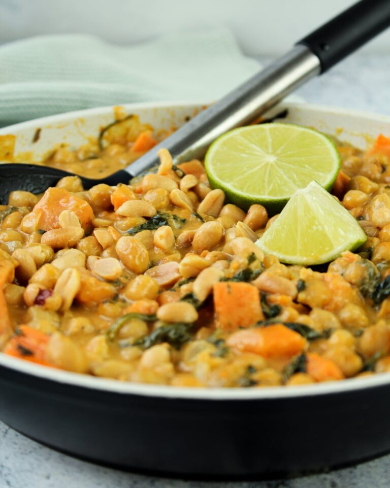Kichererbsen Curry vegan mit Spinat, Süßkartoffeln und Kokosmilch