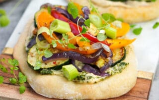 Mediterranes Grillgemüse aus Ofen & Pfanne auf Pita Brot
