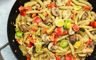 Schupfnudelpfanne mit Gemüse – einfaches & veganes Rezept