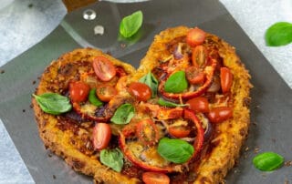Low Carb Pizza aus Quark | Keto geeignet