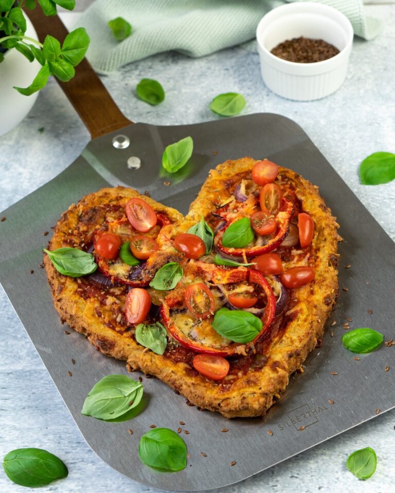 Low Carb Pizza aus Quark | Keto geeignet