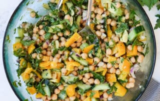 Kichererbsensalat Rezept vegan & einfach – Jetzt probieren