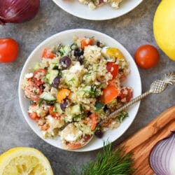 Quinoa Salat mit Feta und Oliven – Jetzt zubereiten