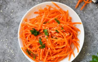 Karottensalat Rezept – vegan, asiatisch | Nur 10 Minuten