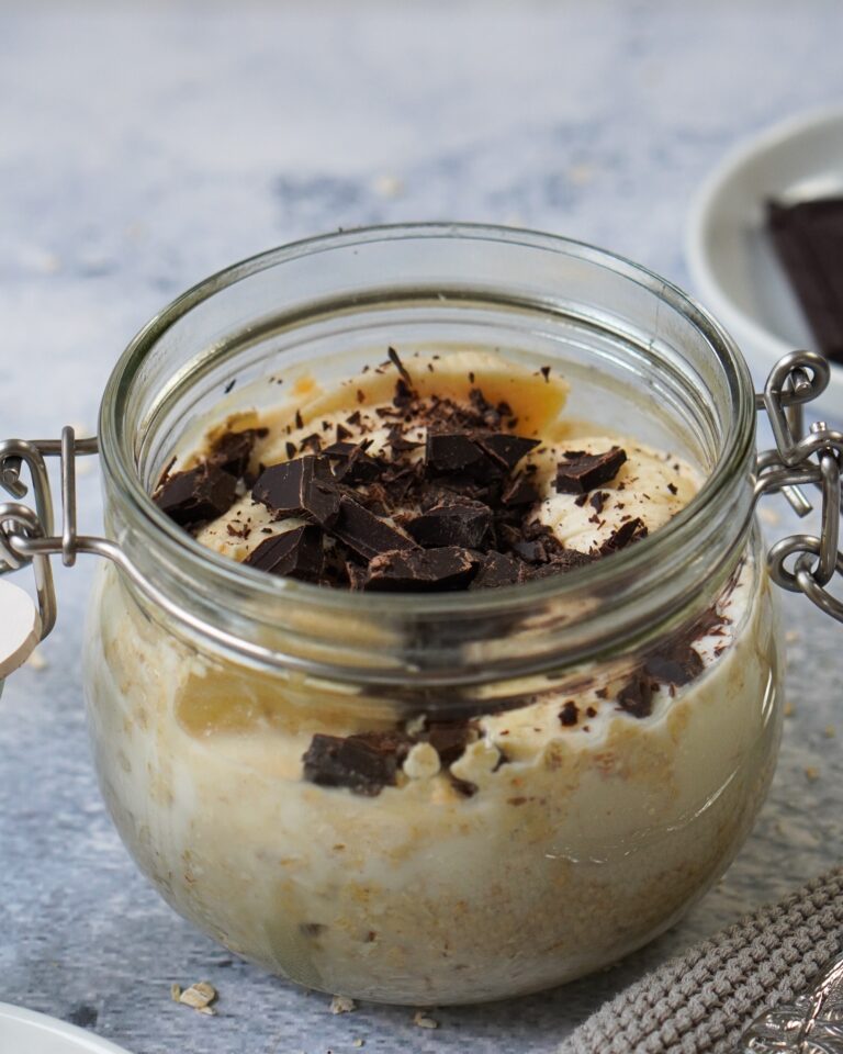 Overnight Oats mit Joghurt und Banane