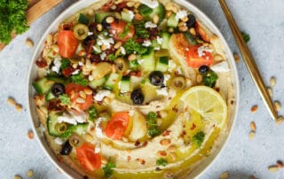 Einfacher Hummus Teller - Perfekt als Party Snack
