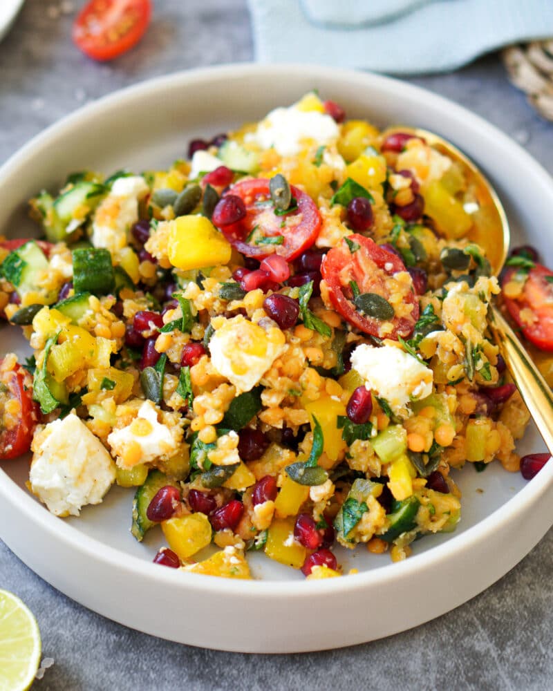 Griechischer Orzo Salat | Perfekt als Grillbeilage