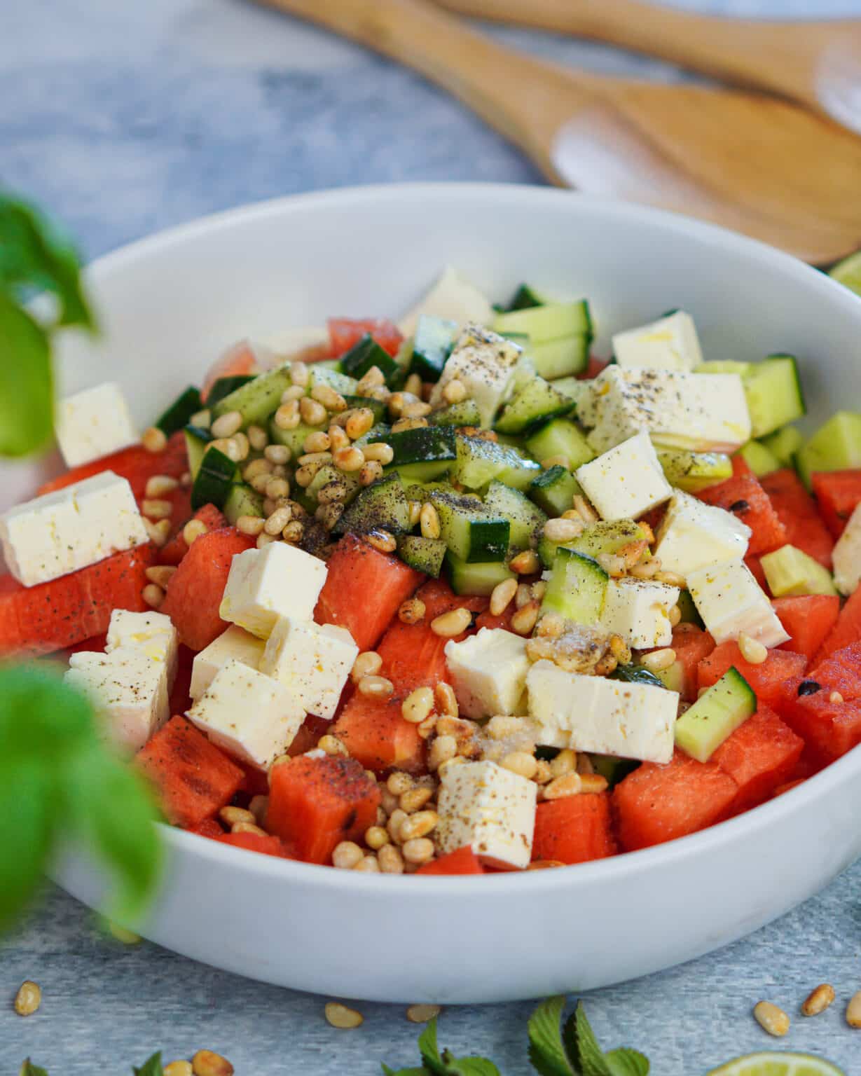 Melonen Feta Salat mit Minze und Gurke