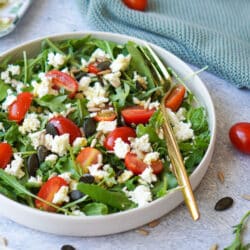 Rucola Salat mit Tomaten und Feta