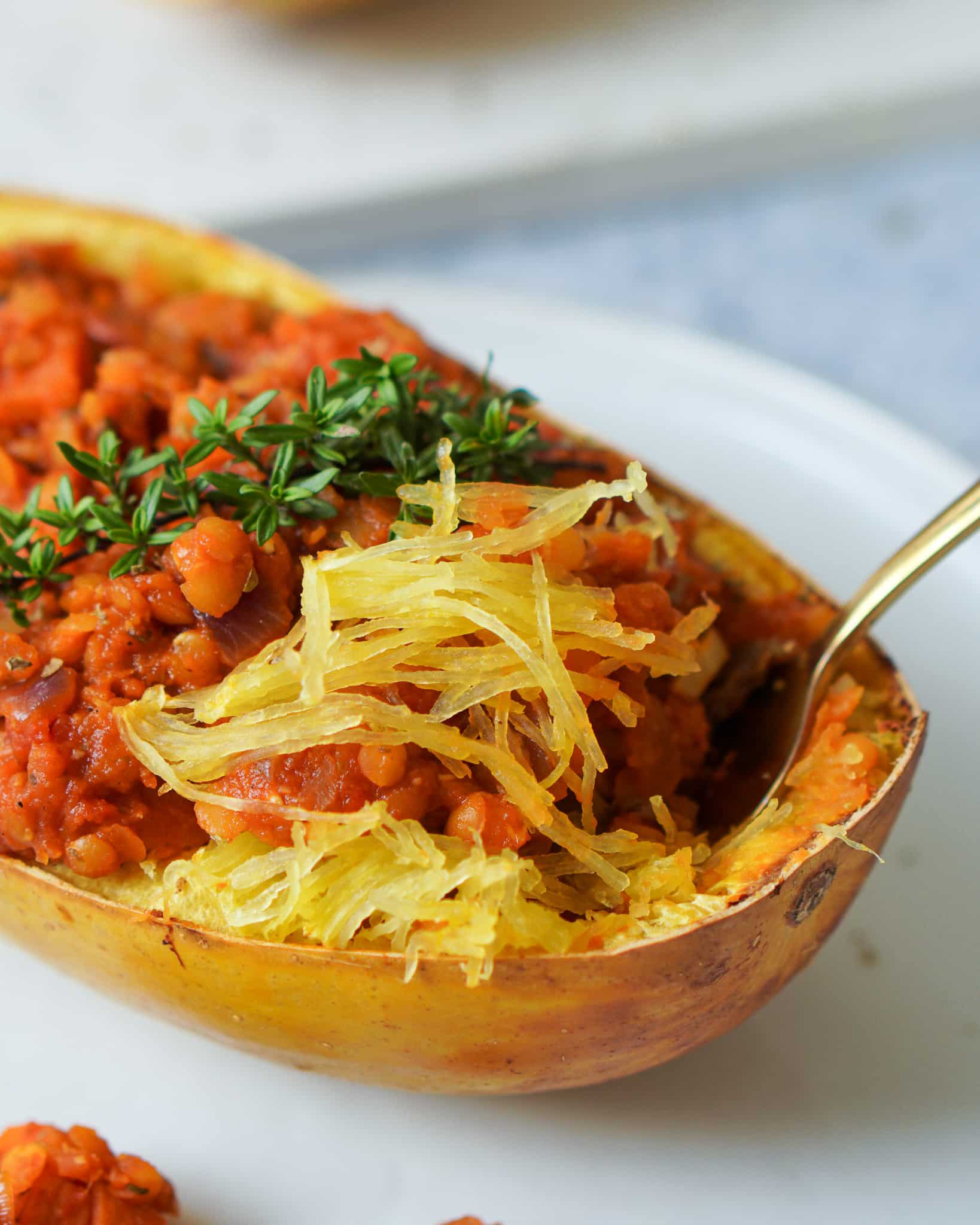 Spaghettikürbis mit Linsen Bolognese – vegan | proteinreich