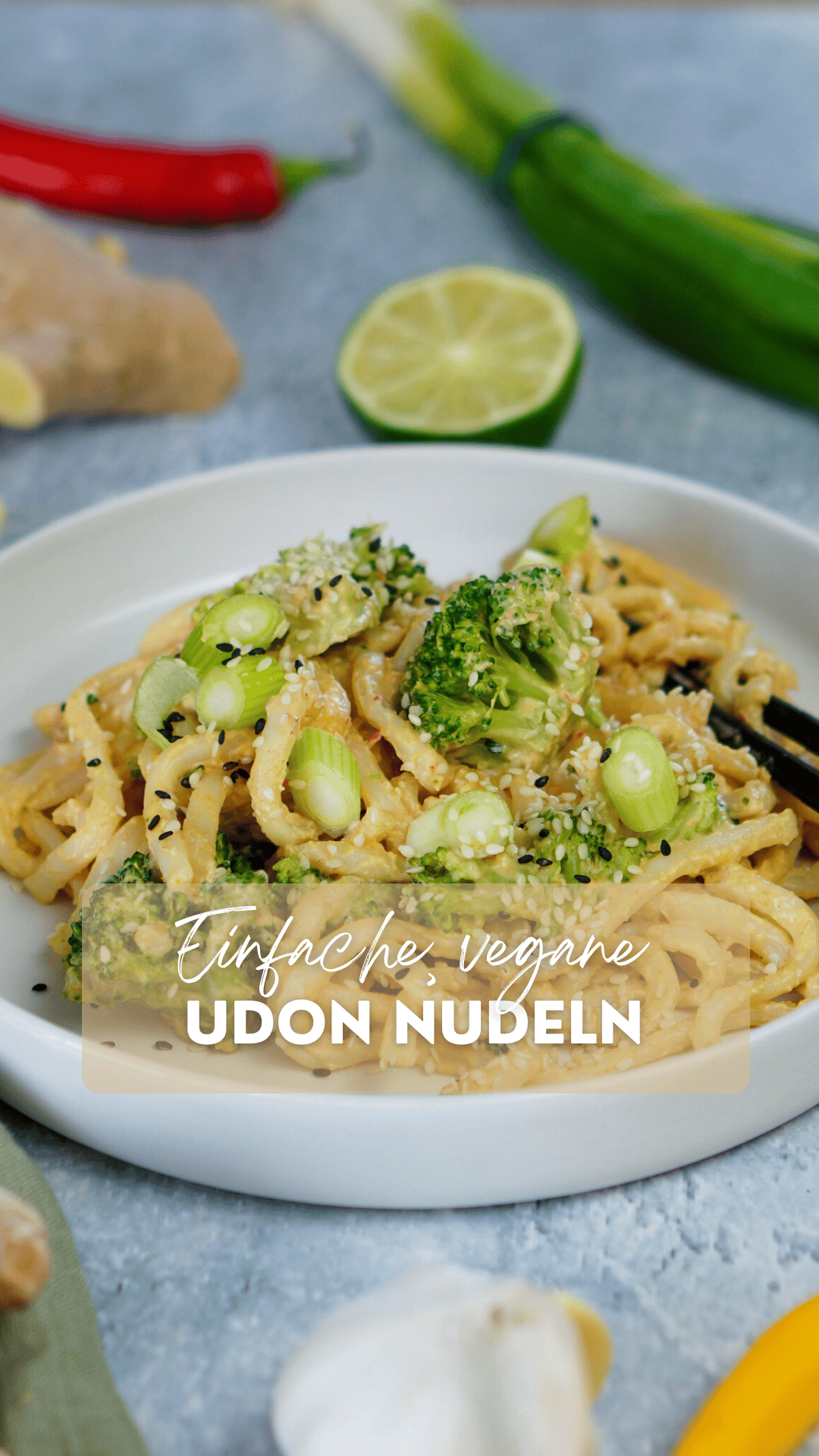 Udon Nudeln vegan mit Erdnuss-Soße